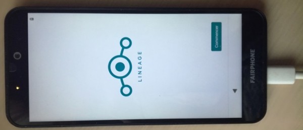 un ordiphone de modèle fairphone avec le système d'exploitation LineageOS